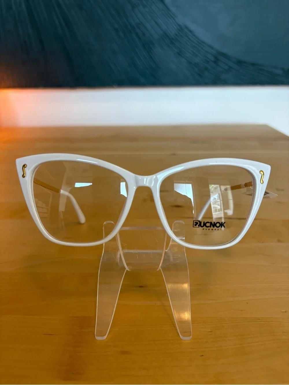 Rucnok Eyewear White Cat Eye Eyeglasses Gold Twist Temples GY91001 52-17-140 NWT